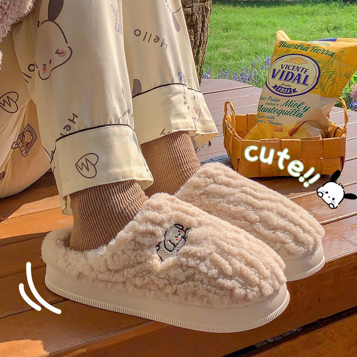 Pantuflas de algodón para mujer, modelo nuevo de otoño e invierno 2025, para uso doméstico en interiores, cálidas, posparto, antideslizantes, pantuflas de algodón para hombre, invierno.