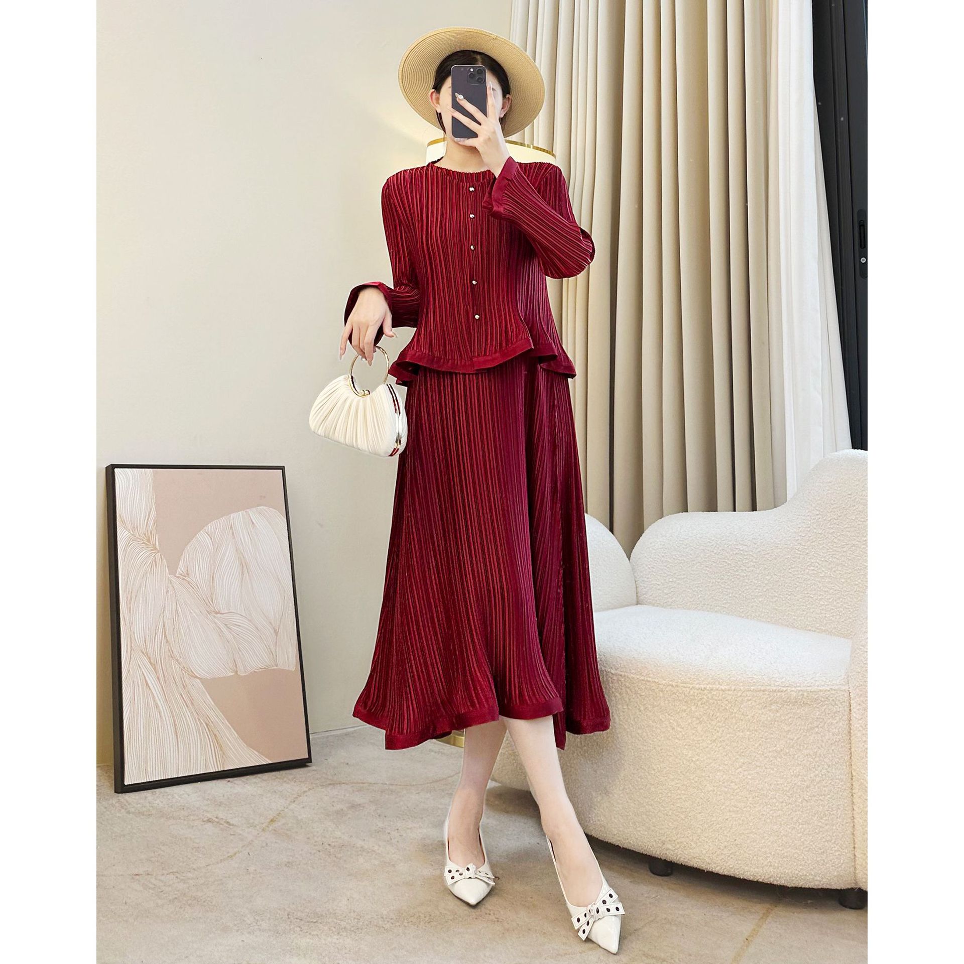 三宅褶皱红色套装裙女秋冬季新款背心裙妈妈婚宴装礼服休闲两件套