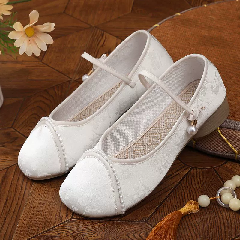 Весенне-летние новые женские тканевые туфли на танкетке в китайском стиле в стиле ретро с вышивкой, элегантные женские туфли с внутренней вышивкой в ​​старом Пекине, увеличивающие рост.
