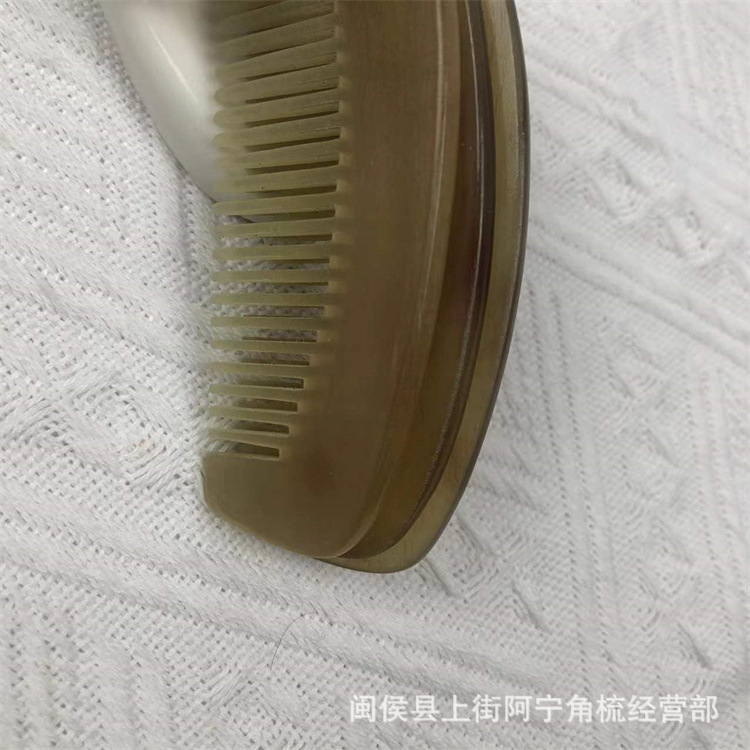 Goat Horn Comb 10cm Fine Tooth Wide Handle Comb for Straight Hair Travel and Home Use in use