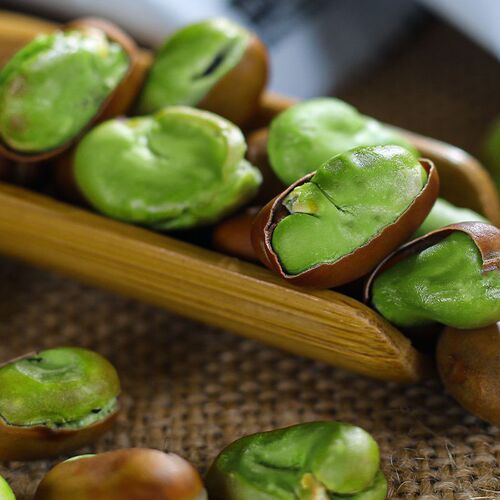 One piece drop shipping Yunnan Baoshan green heart original fried broad beans dry goods leisure green heart beans orchid beans fried broad beans