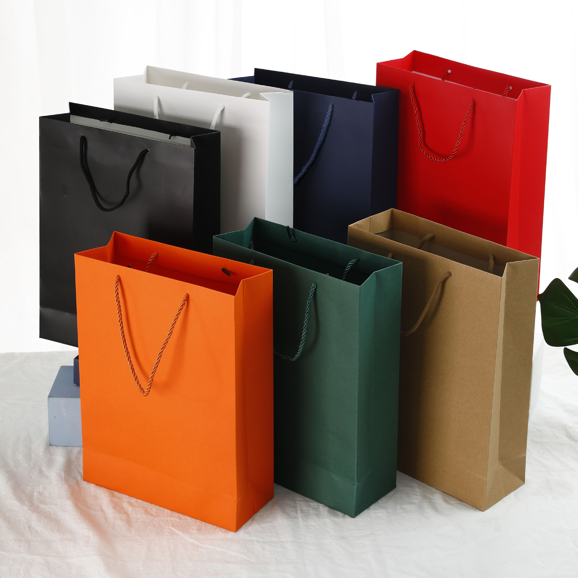 礼品袋纸子购物袋牛皮纸咖啡棕黑白蓝墨绿红橙色卡纸手提袋印LOGO