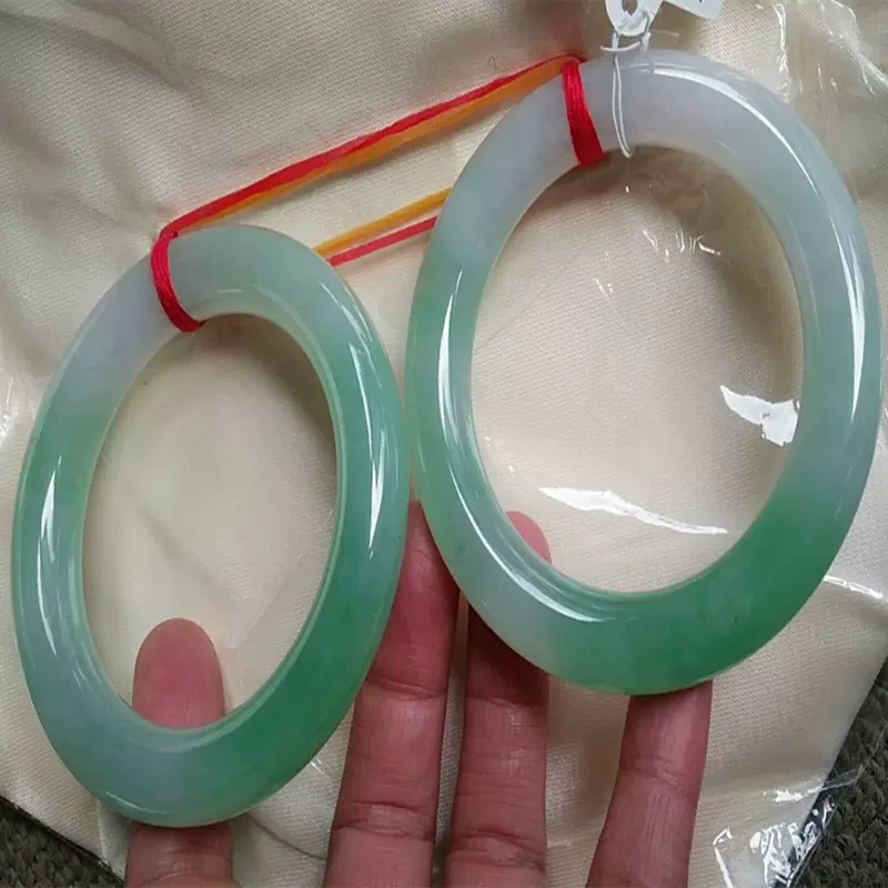 A货翡翠阳绿胖圆条手镯白冰种飘花缅玉镯子大内径紫罗兰椿彩手镯