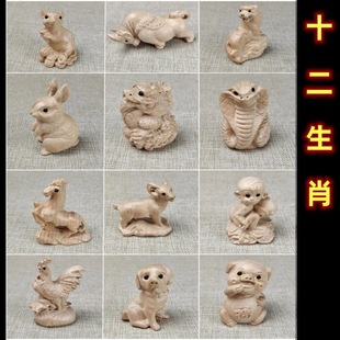 Wholesale wooden zodiac hand pieces scenic spot toy souvenir full set wood carving twelve Zodiac crafts ornaments