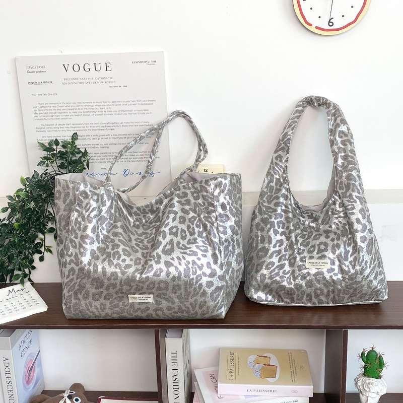 Retro Silver Leopard Print Double-Sided Shoulder Bag Travel Large Capacity Tote Bag Versatile Korean Style Cool Nylon Bag for Women