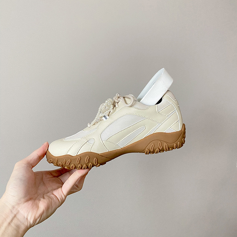 Versión de piel de vaca de la uva de la misma luz de la luna QiMeng redujo la edad de la perla arco de lazos casuales zapatos de entrenamiento de mujeres