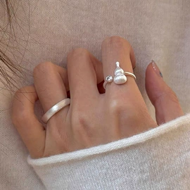 项链;戒指;耳钉