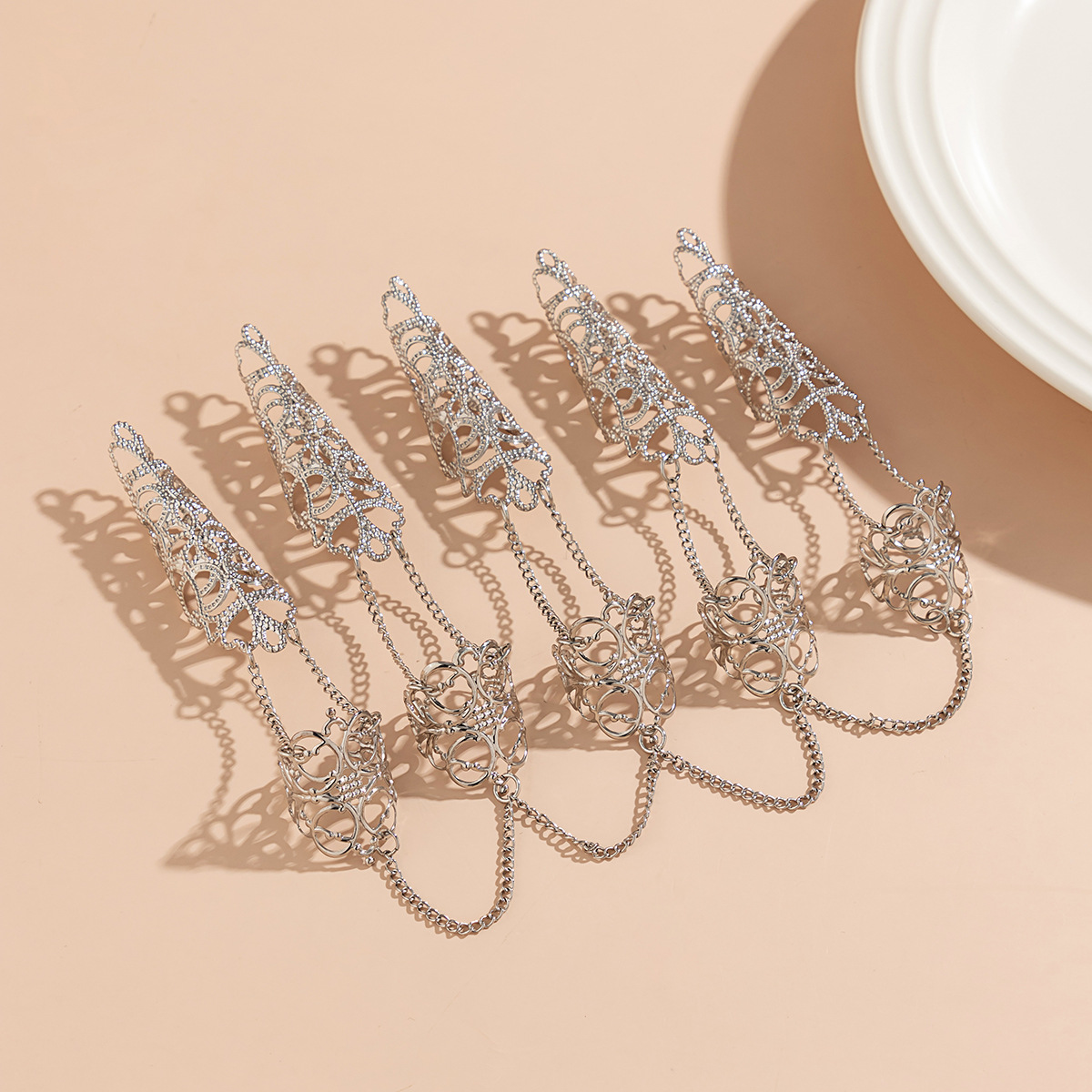 Bracelet chaîne à griffes de doigt Punk, anneaux de pointe d'ongle, motif creux, griffes de doigt de reine ancienne pour femmes et filles, Halloween Cosplay_voghion.com