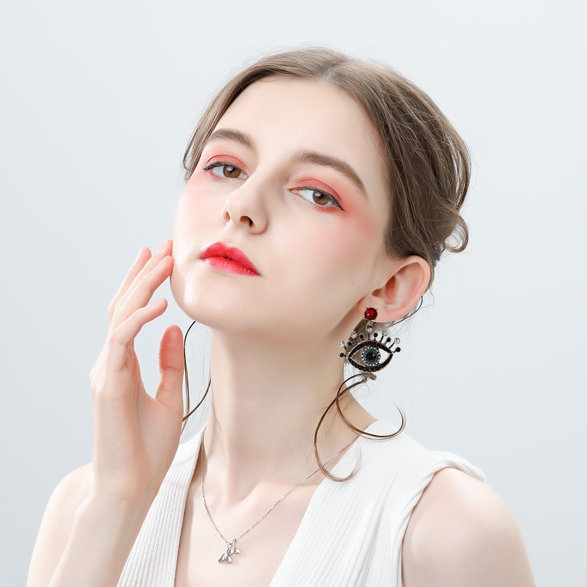 Nouvelle Européen Et Américain Célèbre Rétro Personnalité Baroque Plein Diamant Grands Yeux Oreille Goujons  Souhaite Vente Chaude Boucles D'oreilles display picture 2