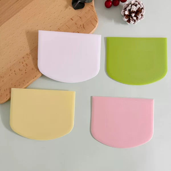 Baking Cream Pe Scraper Dough Cutter Plastic Rice Noodle Scraper Cake Cream Scraper Household Dough Cutting Baking Tool