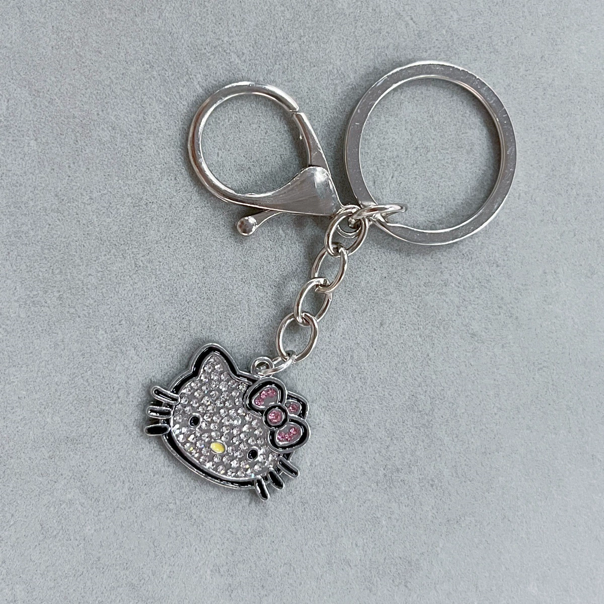 Keychain (Hello Kitty) cartoon backpack key accessory, 2-carat charm, 9×9×1 cm