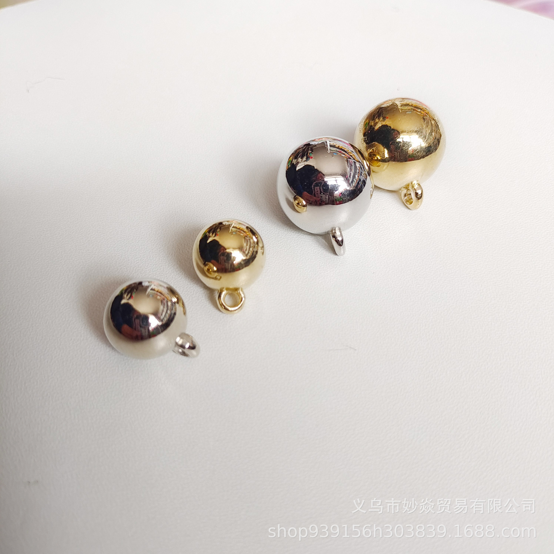 不规则单吊爱心