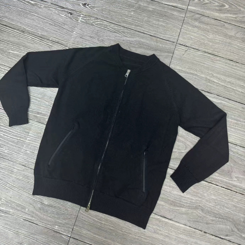 Custom-made long-sleeved knit cardigan with double zippers and core-spun yarn Custom-made long-sleeved knit cardigan with double zippers and core-spun yarn