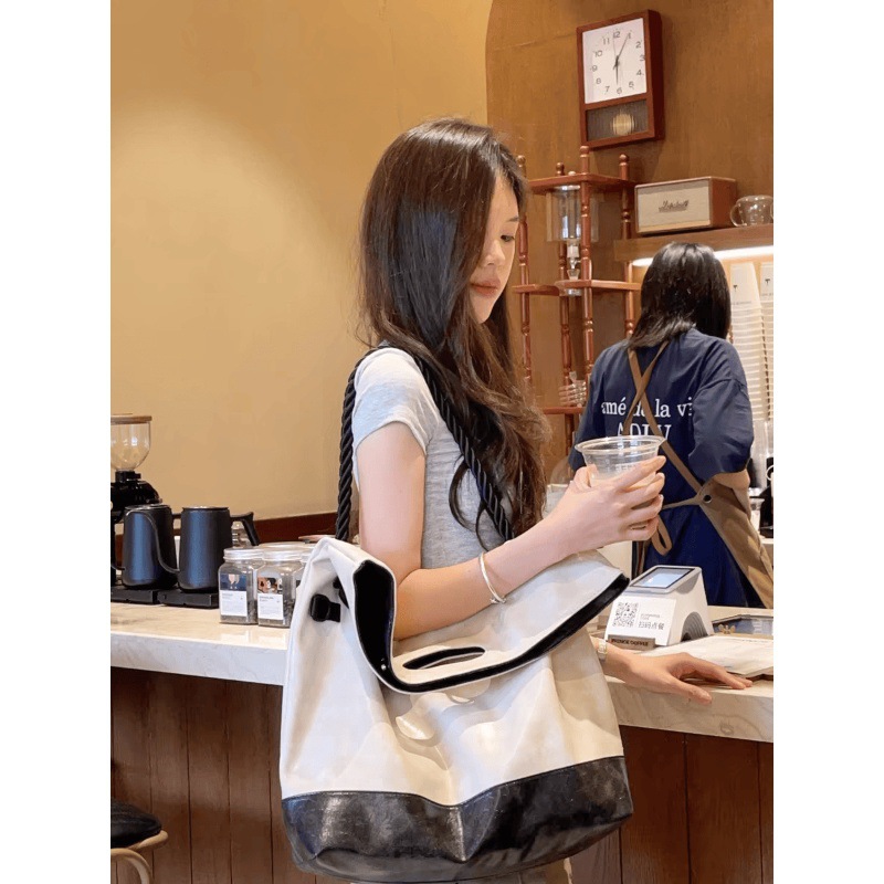 Women's 2025 New Trendy Fashion Wide Strap Crossbody Bag Luxury Versatile Messenger Bag For School And Commuting Tote - Thumbnail 5