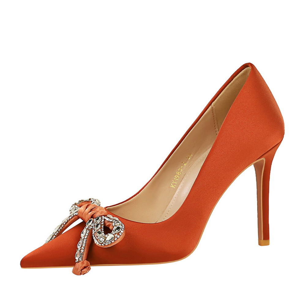 Décolleté stiletto donna a punta con fiocco per cerimonie_voghion.com