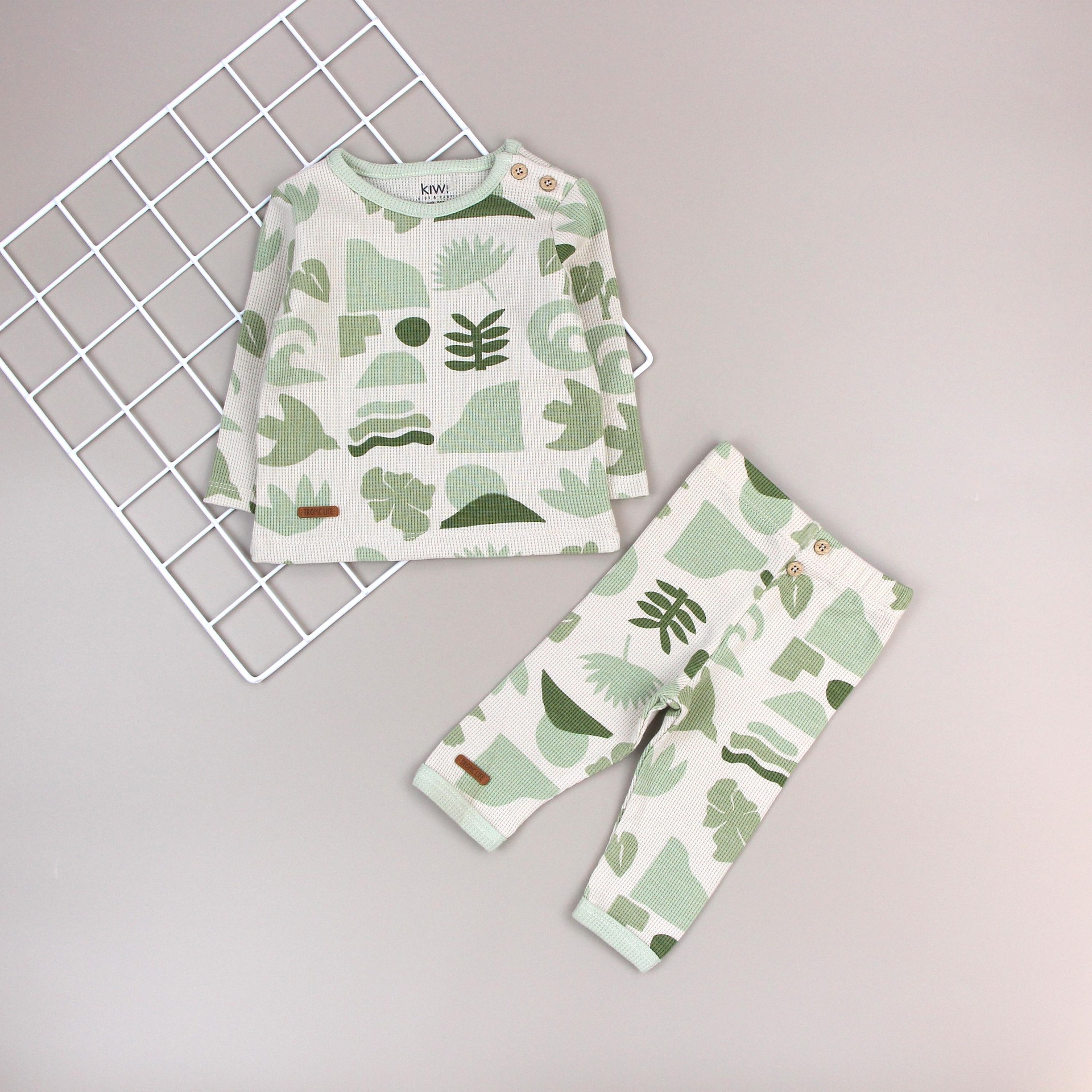 Conjunto de dos piezas de ropa para niños, pantalones largos de manga larga de algodón puro para bebés, niños y niñas, modelo nuevo 2025 para bebés y niños pequeños.