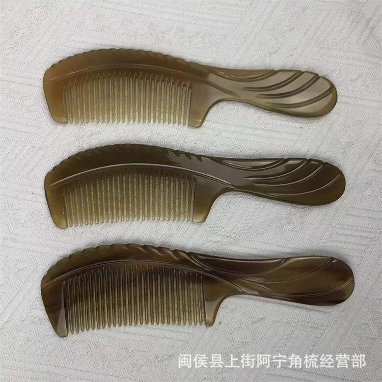 Natural Horn Comb Handle Massage Comb 20cm Smooth Round Teeth Scalp and Body Gua Sha Tool overview