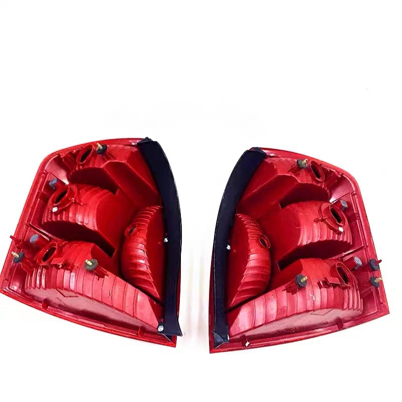 Suitable for Hyundai Accent rear tail light assembly/brake light/rear headlight old model/new rear tail light other