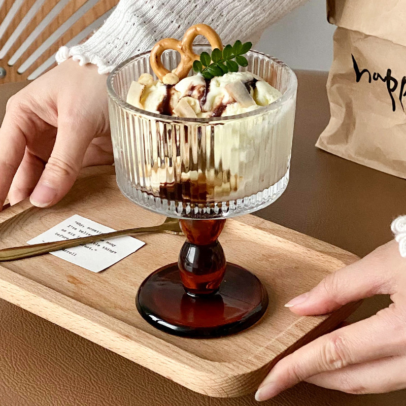 Retro medieval en relieve taza de helado de vidrio de pie alto taza de postre helado tazón de yogur tazón de desayuno nicho sensación de atmósfera