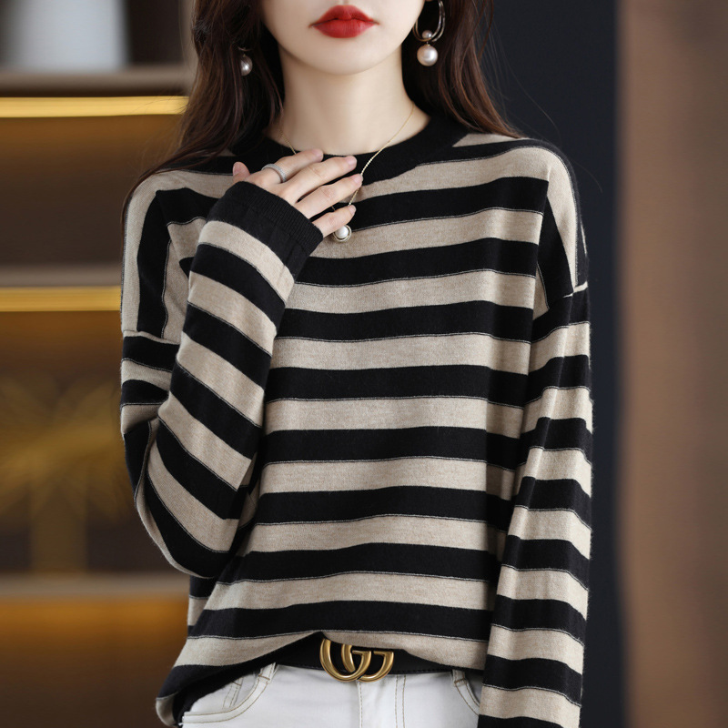 Classic Striped Long-Sleeved Knitwear for Women, Round Neck Pullover, Loose Sweater, Stylish and Age-Reducing, Warm and Wearable as an Outer Layer Classic Striped Long-Sleeved Knitwear for Women, Round Neck Pullover, Loose Sweater, Stylish and Age-Reducing, Warm and Wearable as an Outer Layer