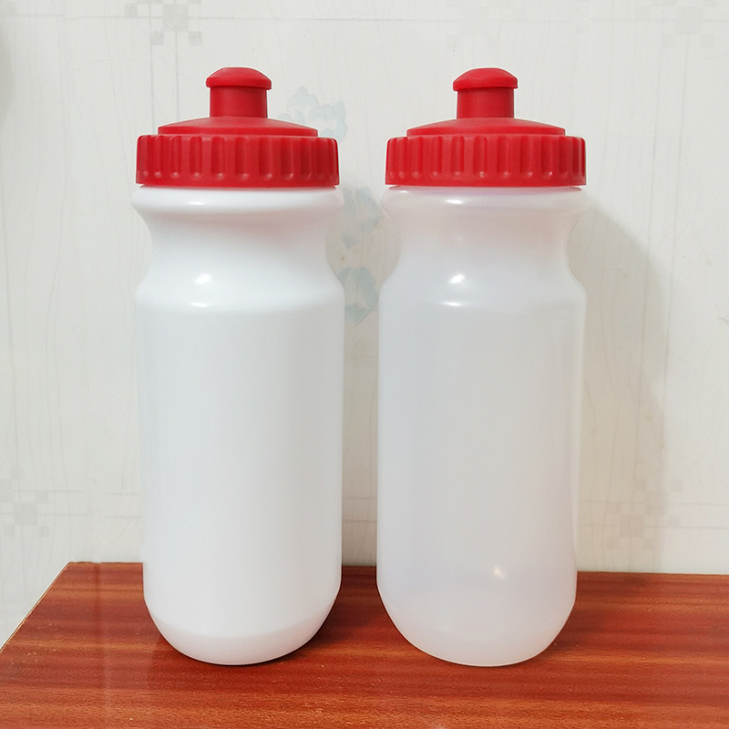 20oz outdoor sports water bottle squeeze plastic water bottle multiple colors in stock long-term stock continuous goods