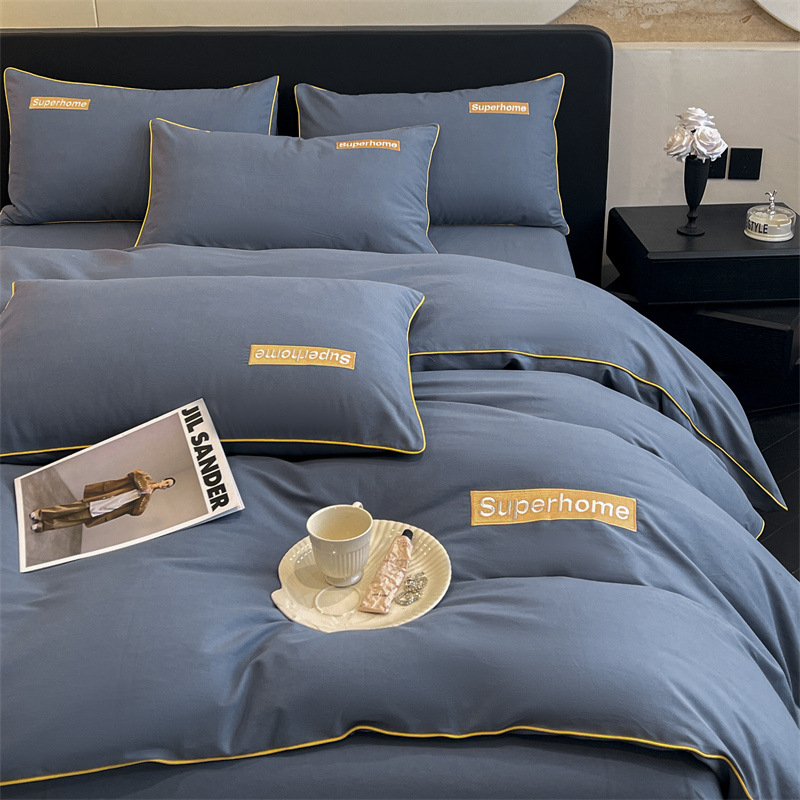 Cama cepillada de algodón puro simple de cuatro piezas de una clase de algodón materno e infantil otoño e invierno funda de edredón gruesa sábana ropa de cama de tres piezas