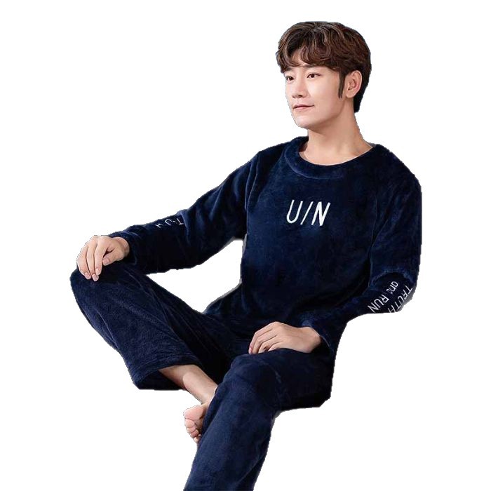 2024 Una variedad de pijamas de franela de otoño e invierno Traje casual de ropa de hogar cálido de cuello redondo clásico y cómodo para hombres