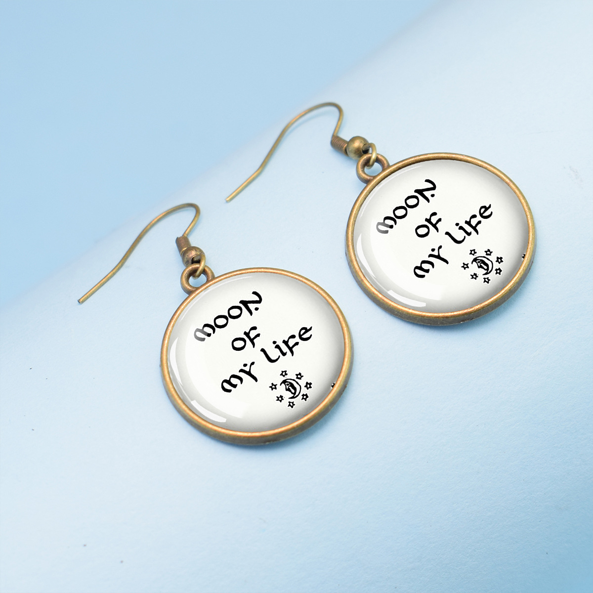 Personalidad Inglés Kiss me Pendientes de metal Novia Amor amonestación Joyas de amor Pendientes de gema de vidrio Transfronterizo