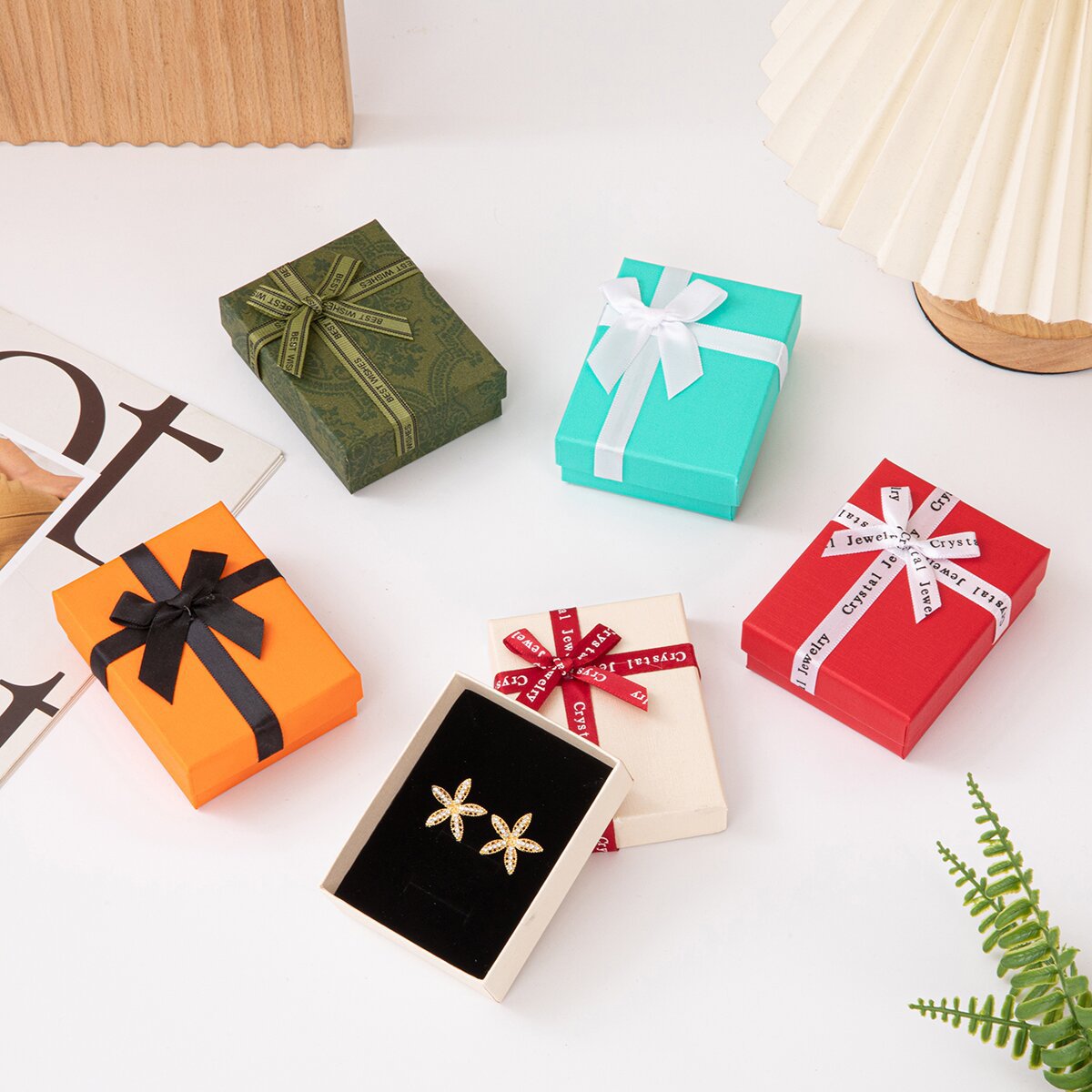 Caja de regalo de tapa de cielo y tierra con lazo fresco, sensación de alta calidad, caja de joyería de regalo de San Valentín, collar, anillo, caja de embalaje de pendientes