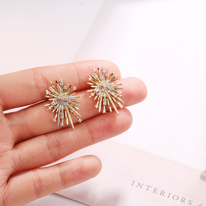 1 Pair Elegant Exaggerated Fireworks Inlay Copper Zircon Ear Studs display picture 6