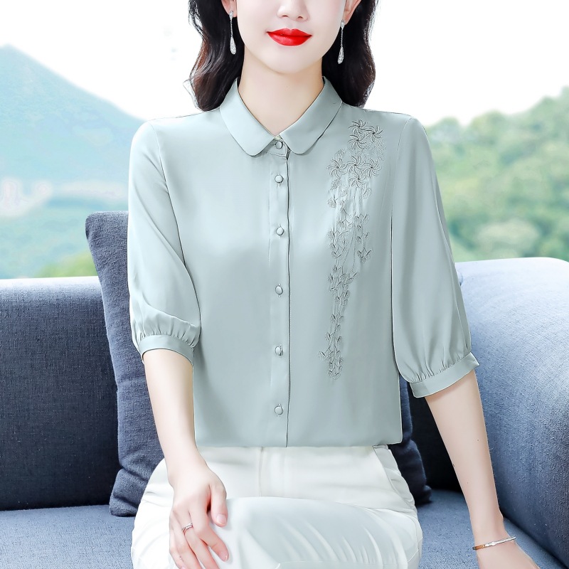 Summer elegant fashionable shirt for leisure