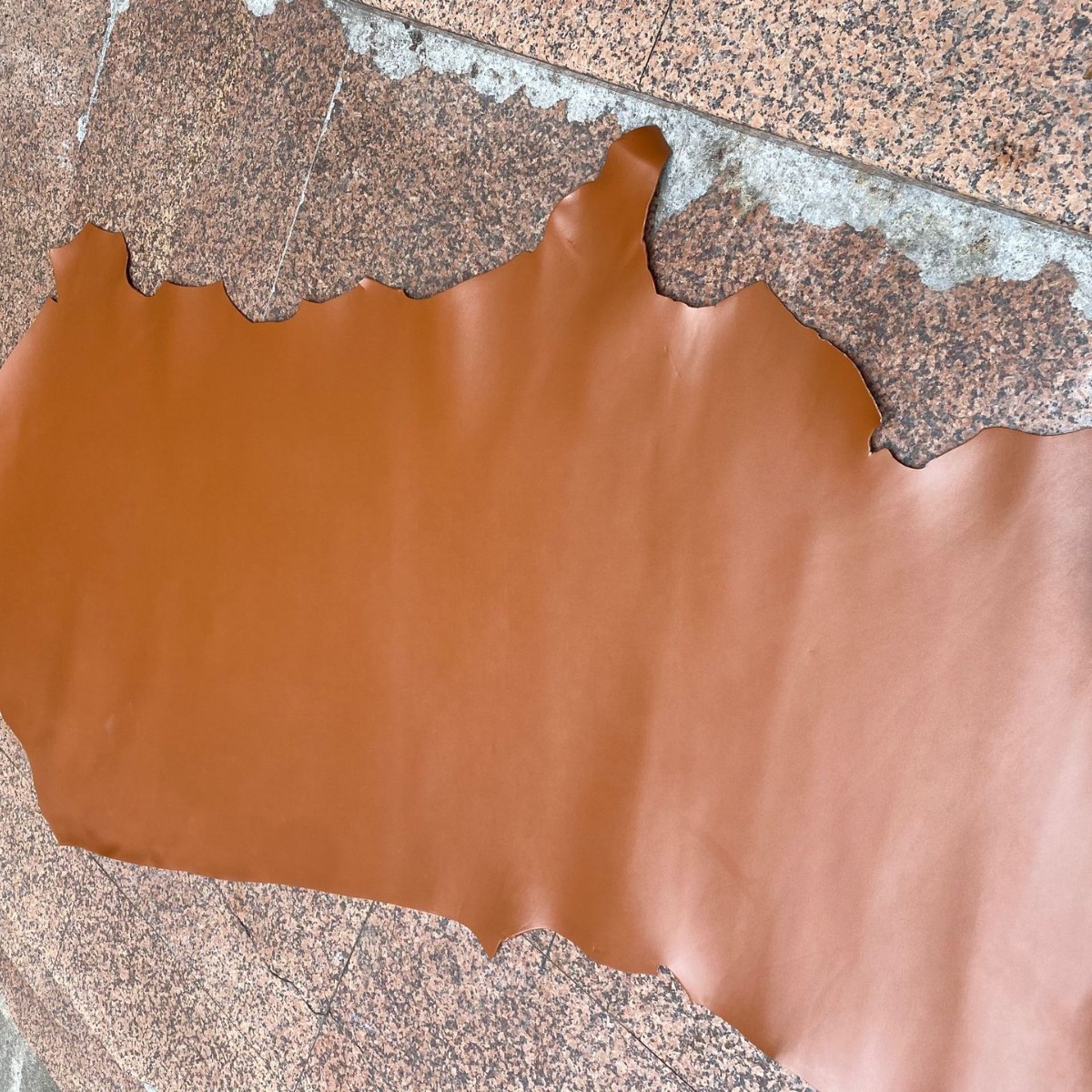 马鞍皮 头层牛皮 皮革皮料 牛皮面料 整张牛皮 棕色