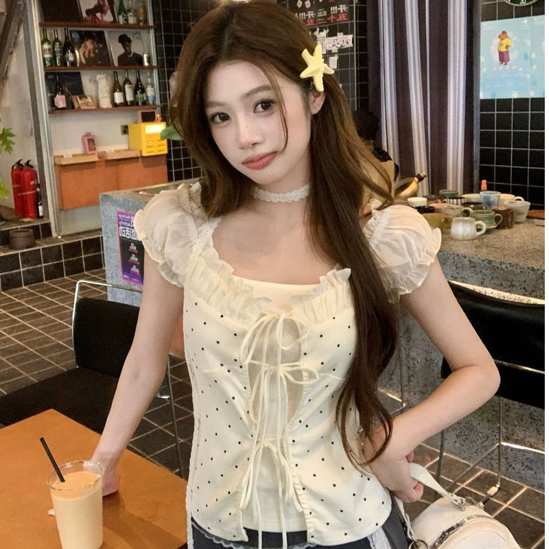 Fake Two-Piece Polka Dot Short-Sleeve Women's Spring/Summer Outfit with Lace Puff Sleeves, Regular Shoulder T-Shirt, Slim Fit, Sweet and Flattering Top Fake Two-Piece Polka Dot Short-Sleeve Women's Spring/Summer Outfit with Lace Puff Sleeves, Regular Shoulder T-Shirt, Slim Fit, Sweet and Flattering Top