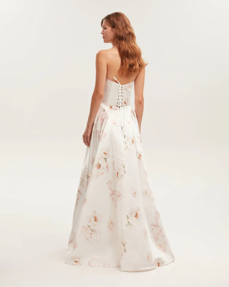 Abito da sera elegante con spalle scoperte per donna primavera estate_voghion.com
