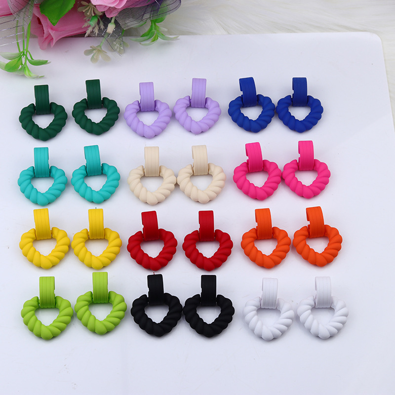 11g Weight Drop Earrings Classification 1 Pair Quantity Daily Occasion Acrylic Material Heart Shape Pattern Women'S Gender Spray Paint Design Fashion Style 1 Pair Fashion Heart Shape Spray Paint Arylic Drop Earrings 13