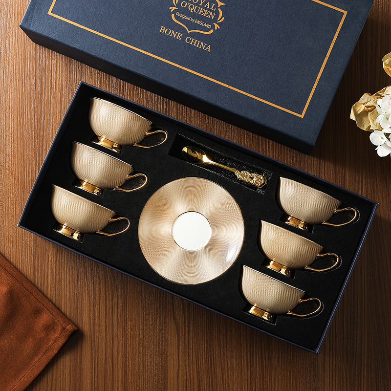 Tazas y platillos de café de porcelana china de alta gama, lujo ligero, té de la tarde de alto valor, tazas de pareja, cajas de regalo exquisitas, tazas de cerámica de lujo