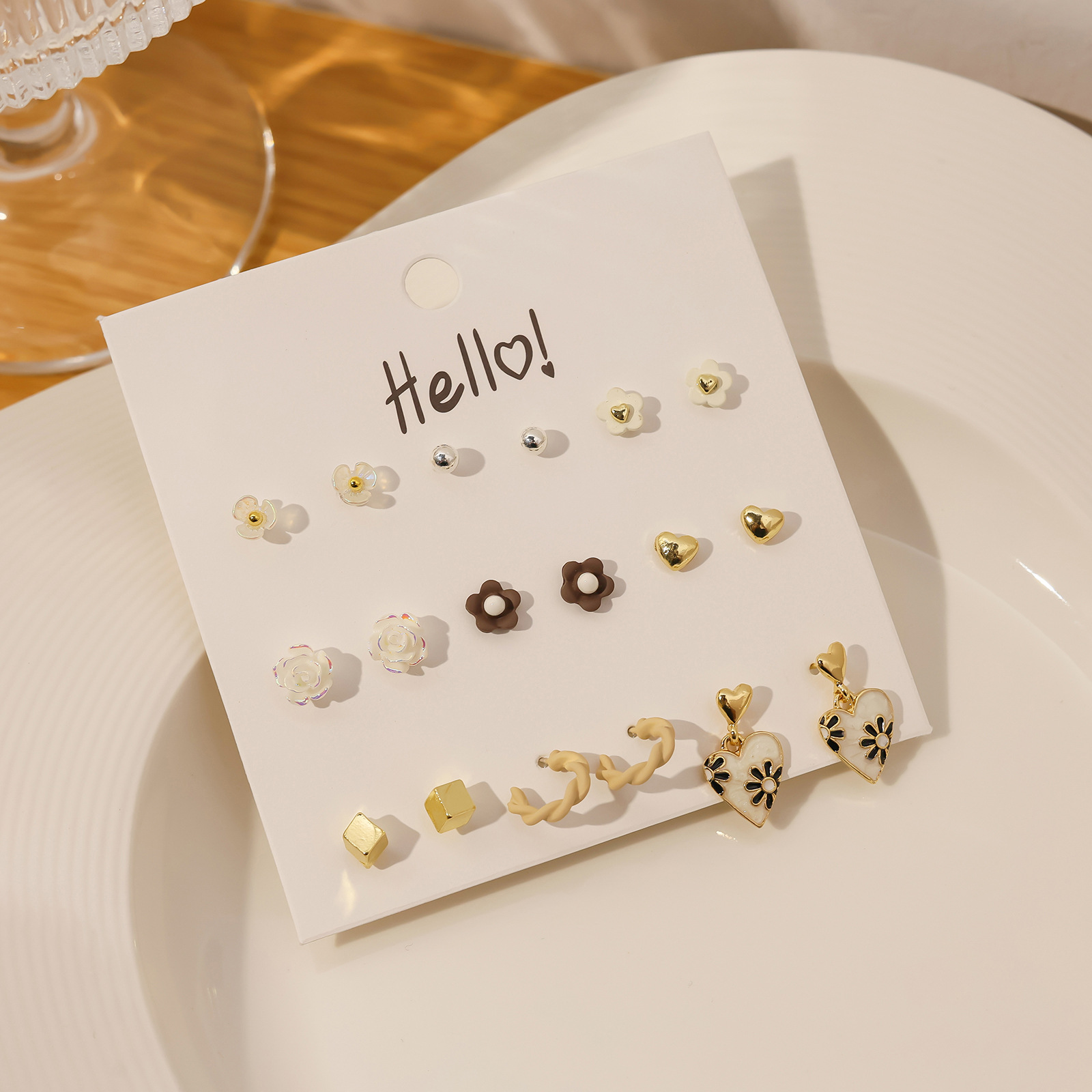 Juego de pendientes de aguja de plata simple y pequeño, combinación de pendientes geométricos de amor, pendientes lindos y dulces de todo fósforo, puesto al por mayor