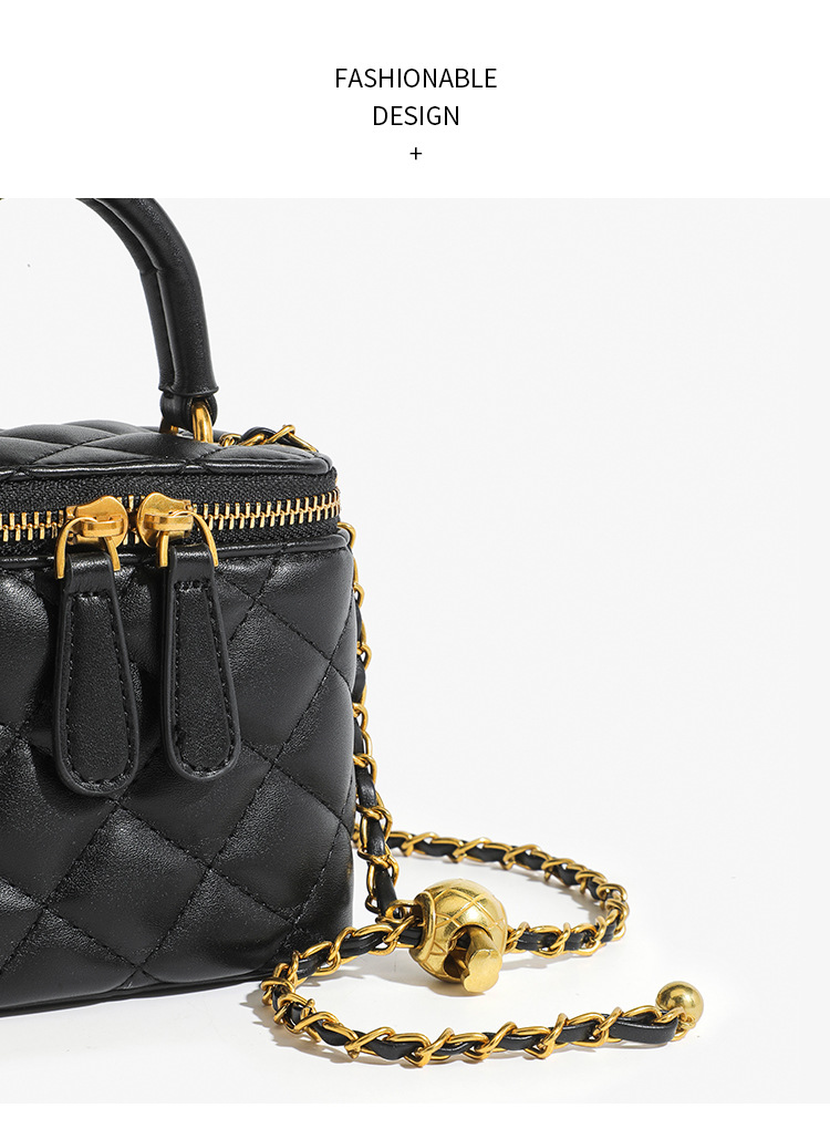 Xiaoxiangfeng Lingge Chain Small Square für Damen 2024 Neue vielseitige Mini-Umhängetasche mit goldenem Ball und Lippenstift_voghion.com