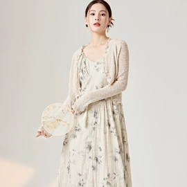 女式毛呢外套;其他短外套;连衣裙