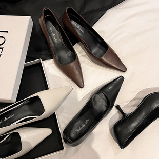 Ӣ�Ƞ���Ů���|�r�з���ܛ��Ƥ�߸�ЬŮ���^�����\���罻��ŮЬ