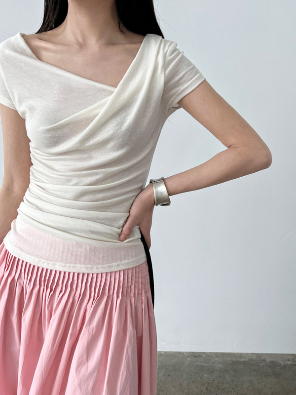 Luxi フレンチ斜め肩スイングカラー半袖 Tシャツ女性の夏のシルクウールソフトでワックス状の薄い痩身トップ 2699|undefined