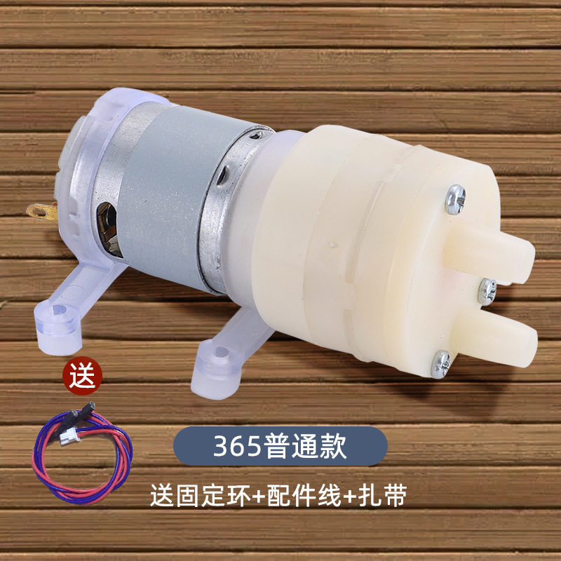 お茶のバーの機械はポンプのお茶を引き出して電気の湯沸かし器を備えます。|undefined