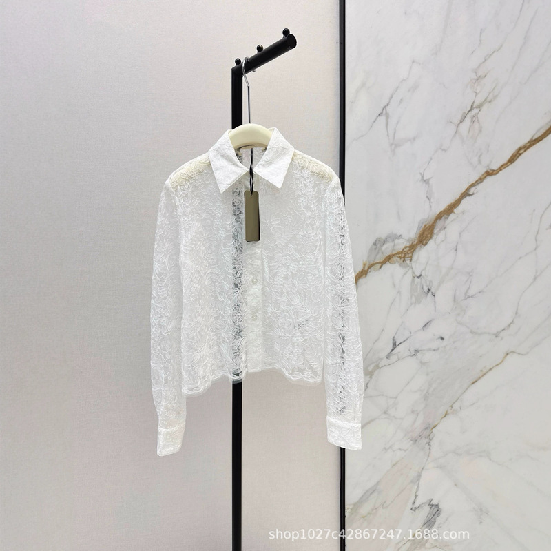 Shenzhen Nanyou light luxury high-end lace short-cut shirt with a flattering design, elegant and delicate craftsmanship, and a lapel collar Shenzhen Nanyou light luxury high-end lace short-cut shirt with a flattering design, elegant and delicate craftsmanship, and a lapel collar