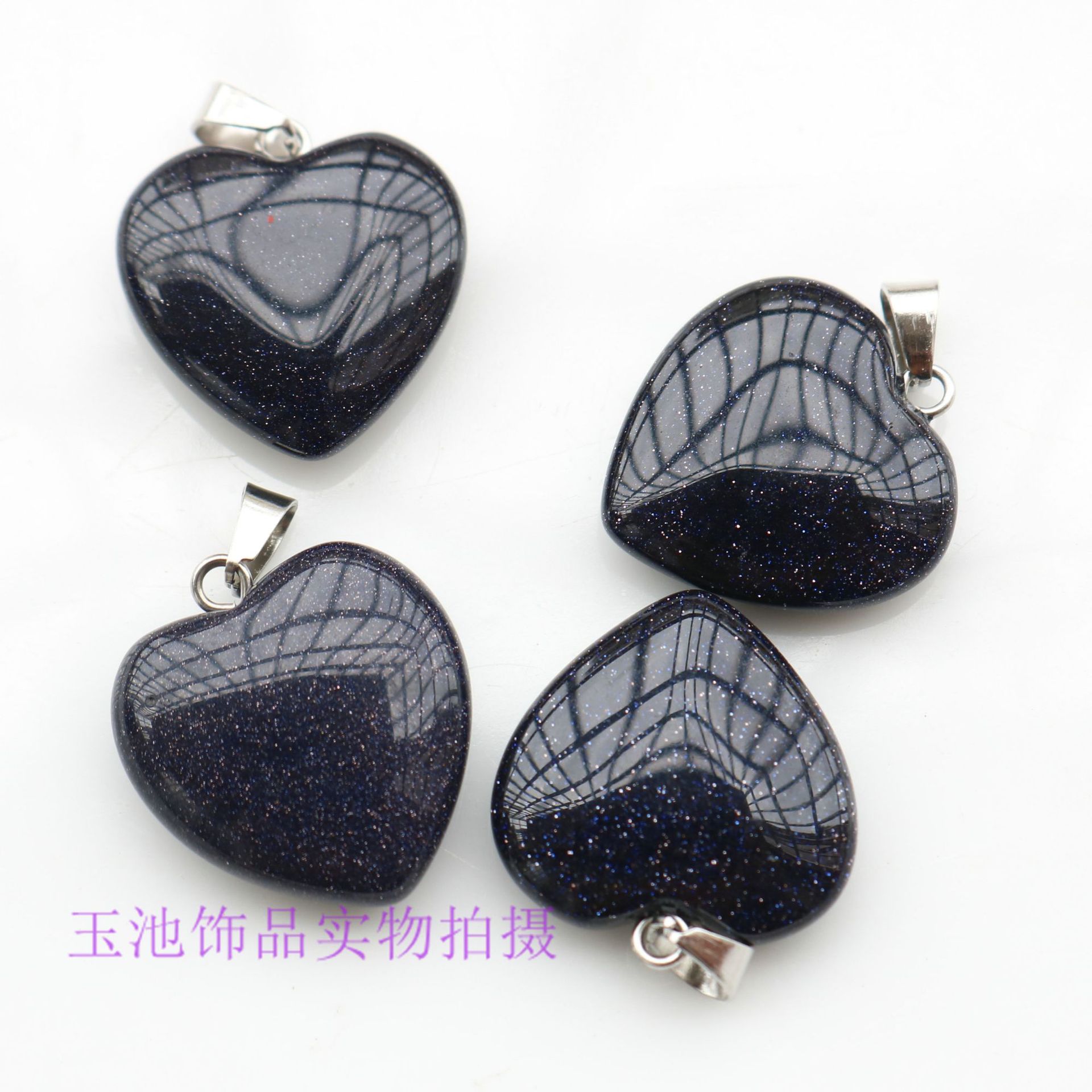 Venta transfronteriza de amor amor amor amoroso colgante verde Dongling pequeño corazón de melocotón colgante orejas accesorios diy