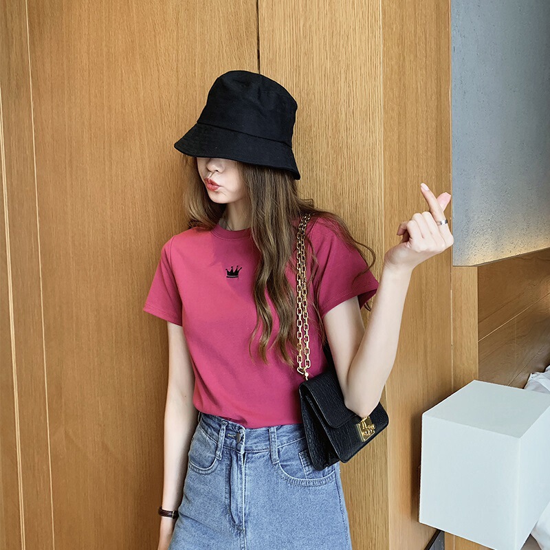 2025 夏の新スリム刺繍ラウンドネック半袖 Tシャツ女性の学生レディースボトリングトップドロップシッピング|undefined