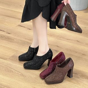 �ָ���چ�ЬŮ2025�ﶬ�¿ʽ�߸�ЬŮЬͨ��СƤЬˮ荹޹�Ь