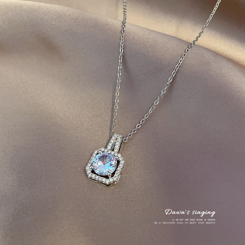 Simple Micro-inlaid Temperament Square Zircon Titanium Steel Necklace display picture 2