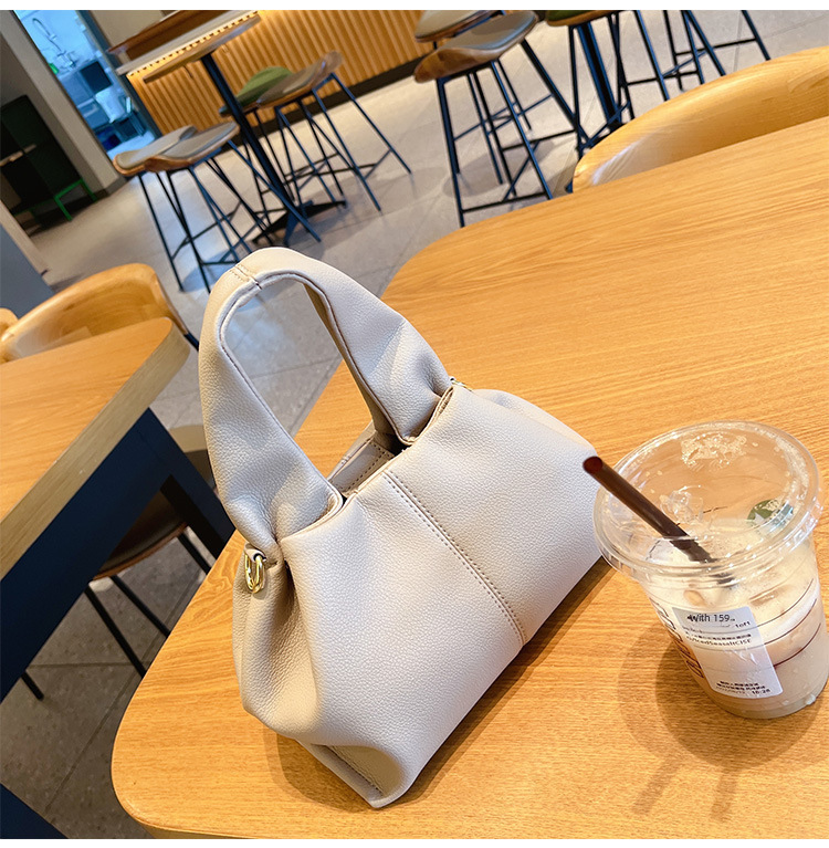 Marchio di nicchia francese 2021 Nuovo arrivo Borsa per il pranzo in tinta unita abbinata Borsa a tracolla alla moda europea e americana per le donne_voghion.com