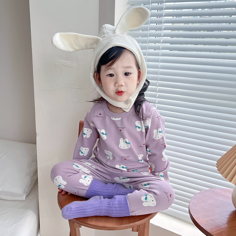 보라색 긴 귀 토끼