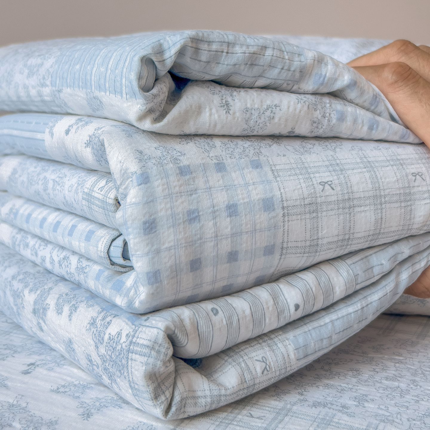 2025 nuevo conjunto de cuatro piezas de cama de doble hilo, sábanas de cama de dormitorio de tres piezas de cama